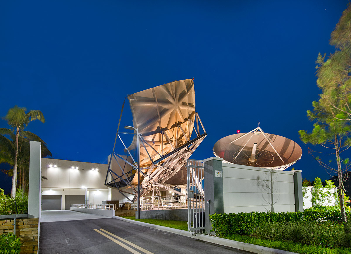 Architectural dusk view of the HBO data center broadcast antenna in Sunrise, FL 