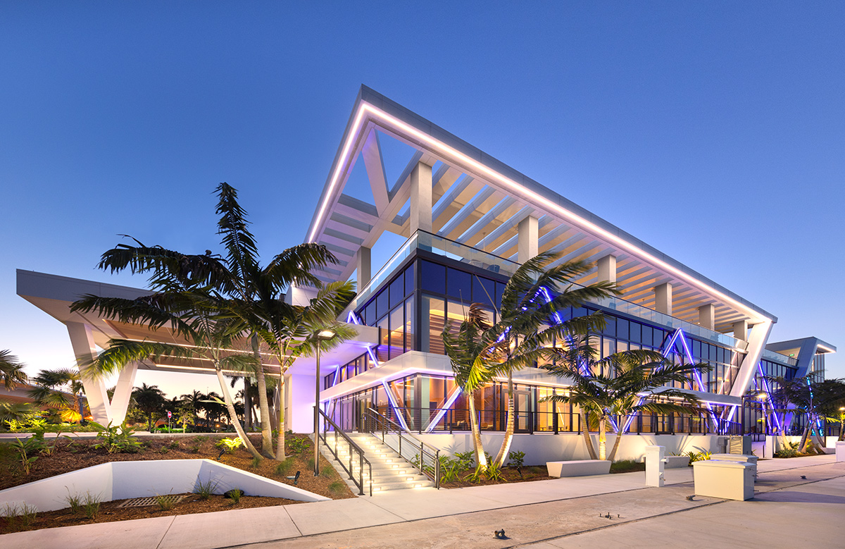 Architectural dusk view of the Hilton Marina in Fort Lauderdale, FL.