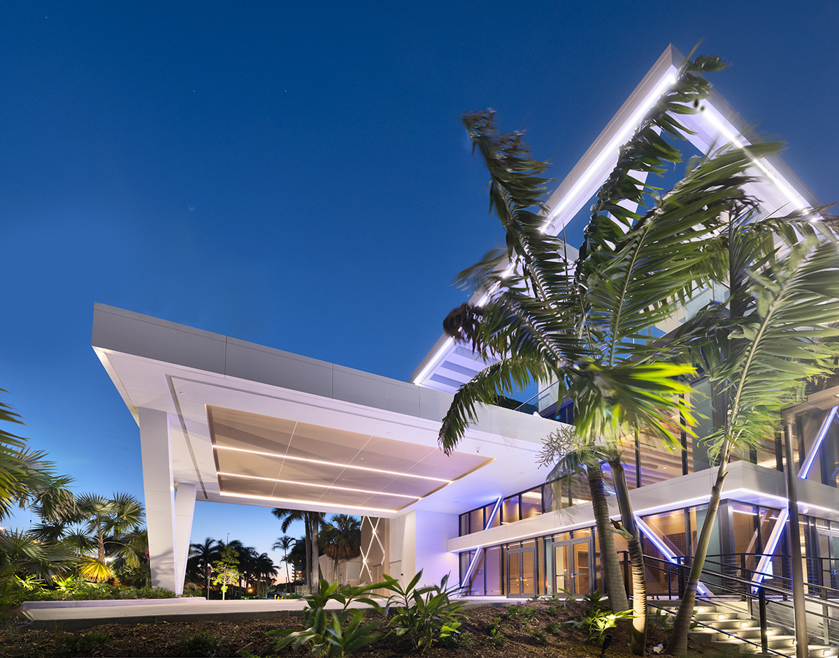 Architectural dusk view of the Hilton Marina in Fort Lauderdale, FL.