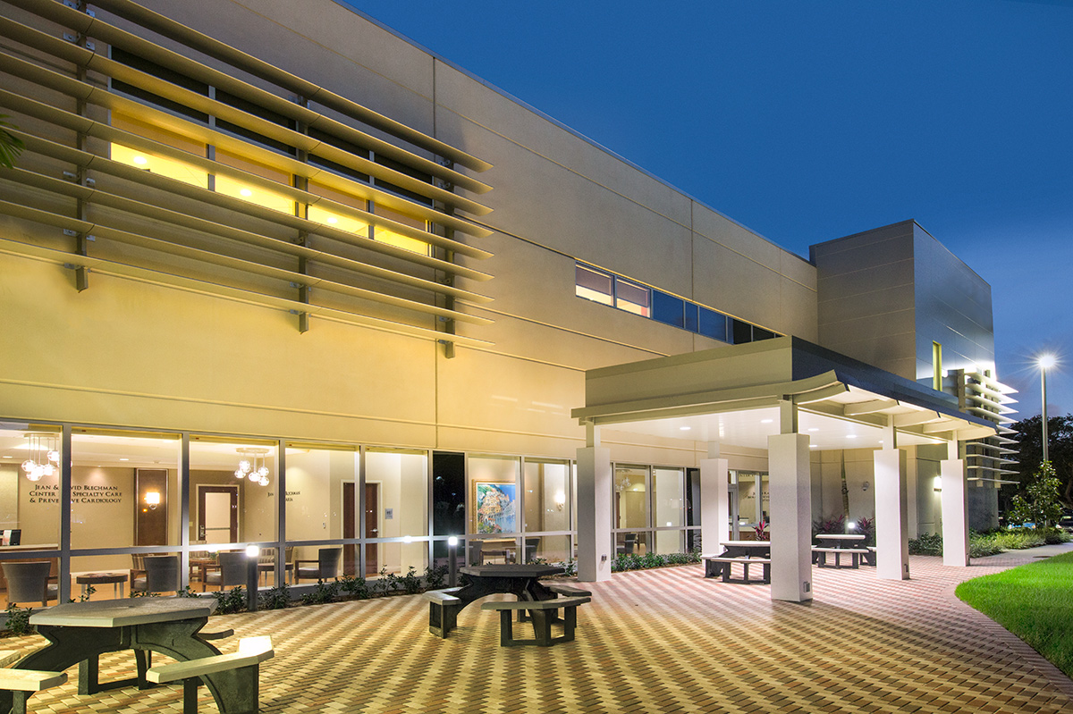 Architectural dusk view of Boca Raton Fl Regional Hospital Women's Institute.