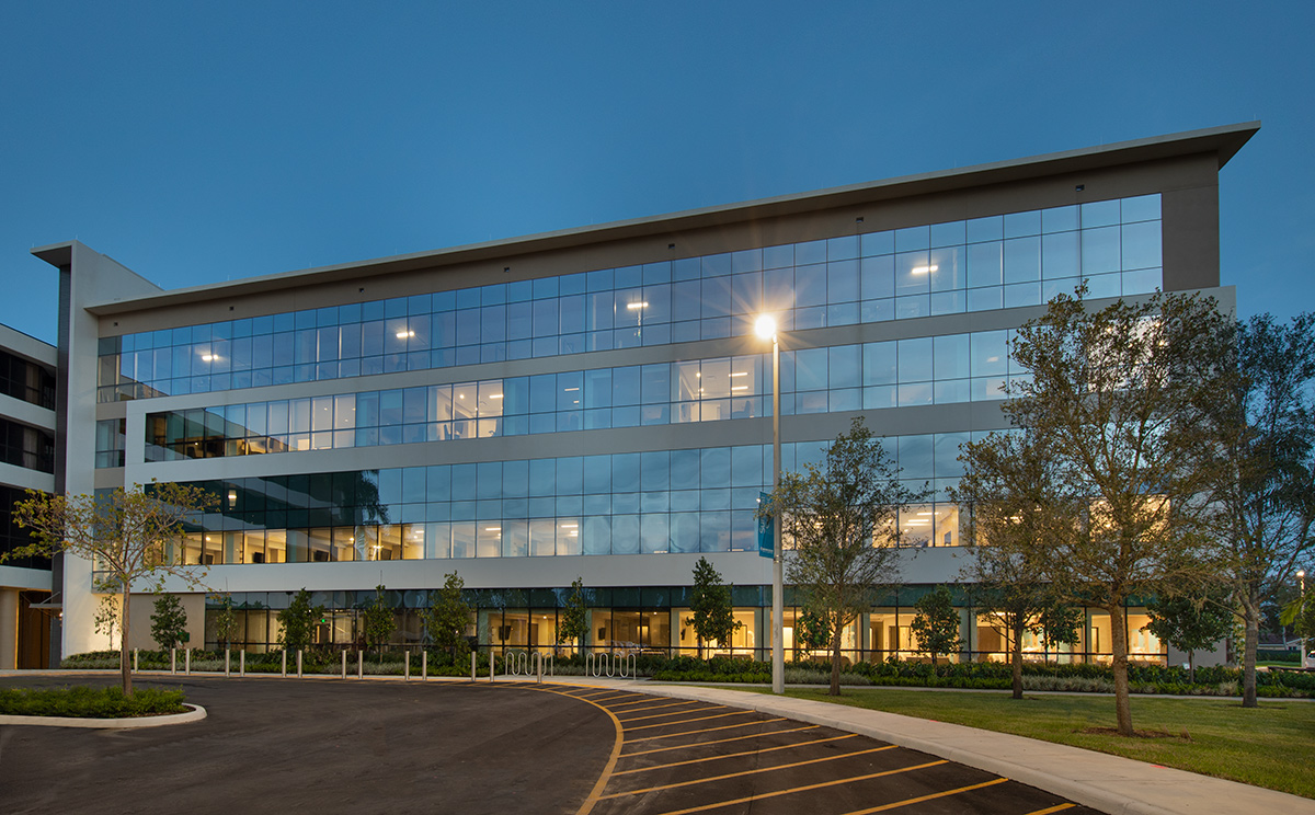 Architectural dusk view of Broward Health Maternity – Coral Springs, FL