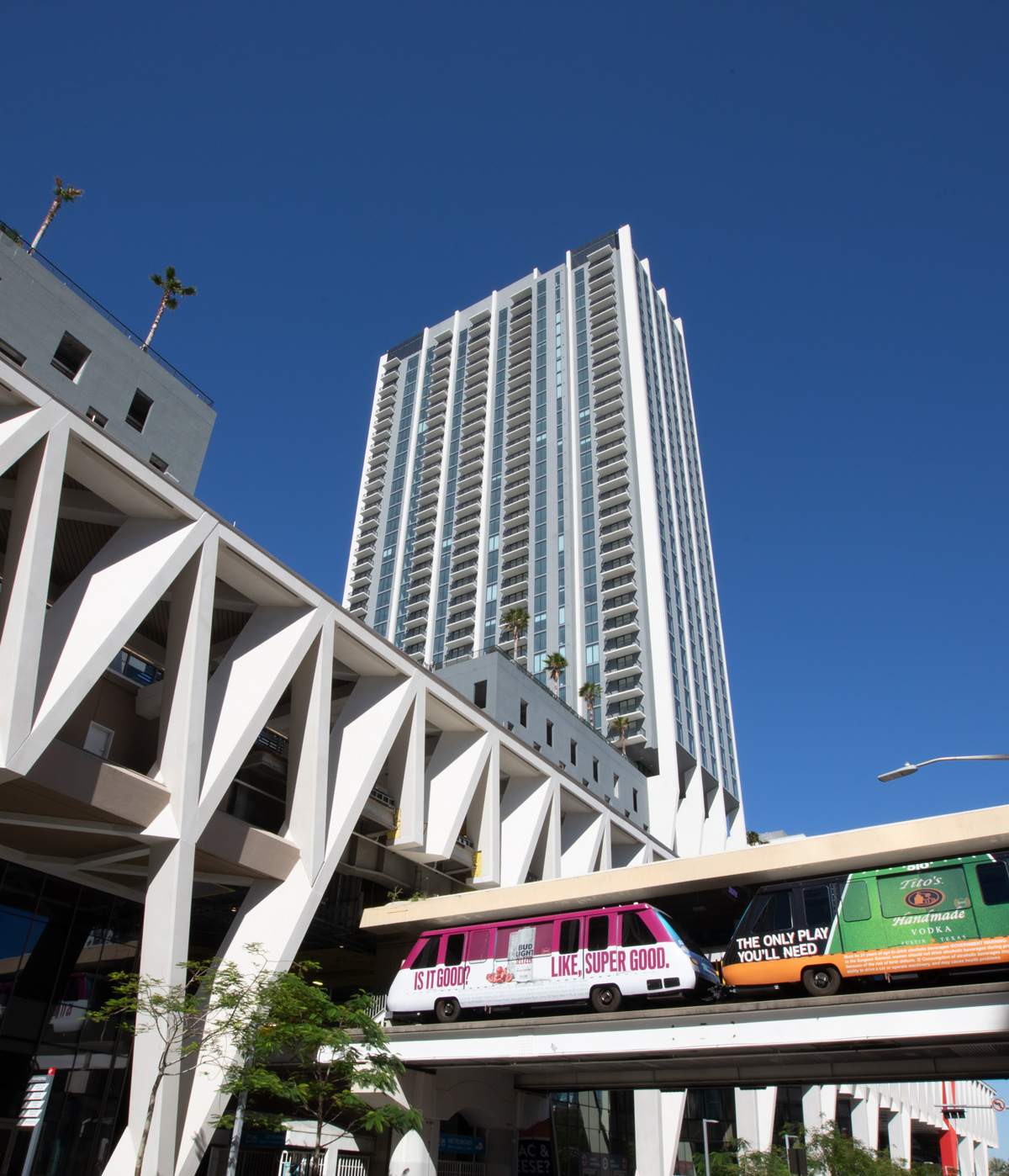 Architectural view of the Miami Central ParkLine residences with Metromover.