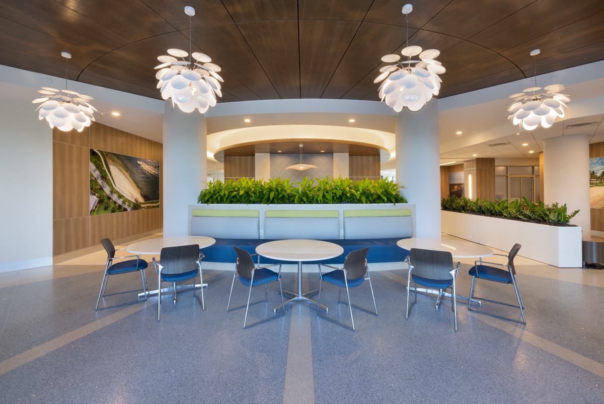 Interior design dining view of Shell Point Larsen Health in Fort Myers, FL. 
