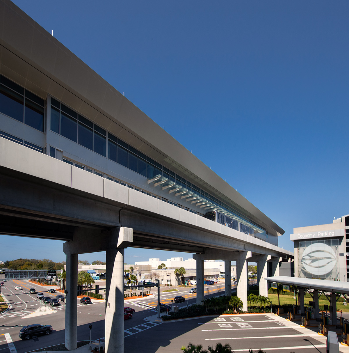 Architectural view of the people mover at the Tampa Int airport.